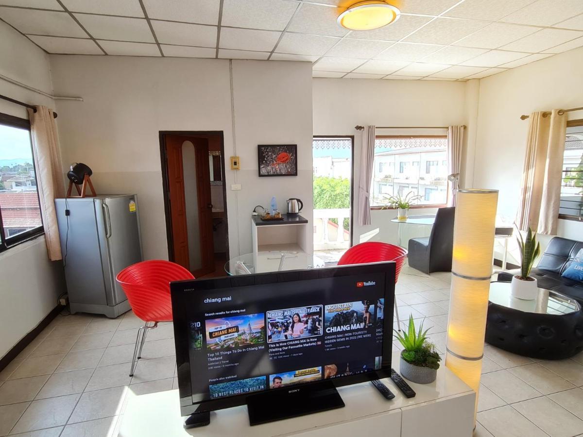 Bed And Terrace Guesthouse Чиангмай Экстерьер фото