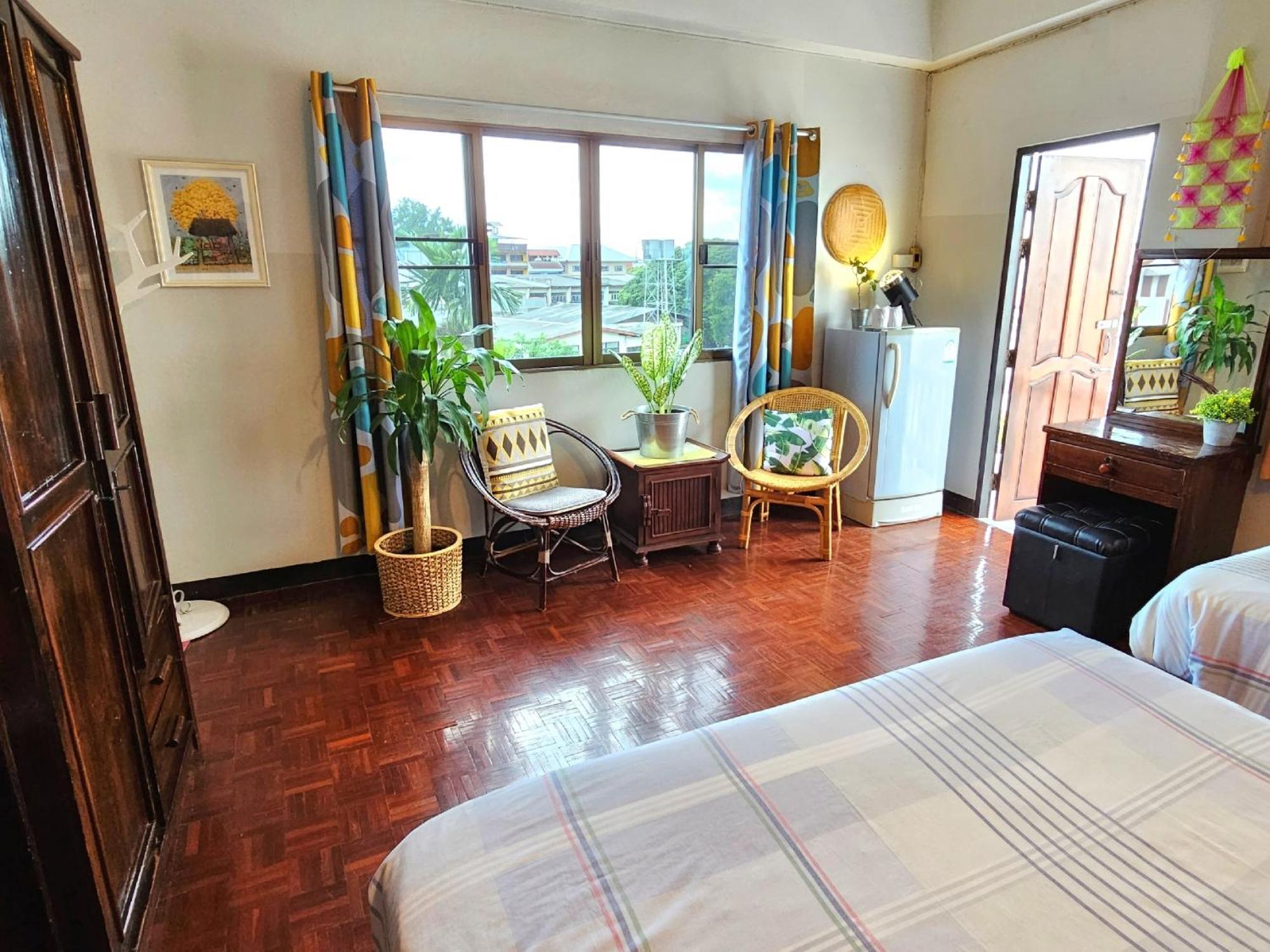Bed And Terrace Guesthouse Чиангмай Экстерьер фото